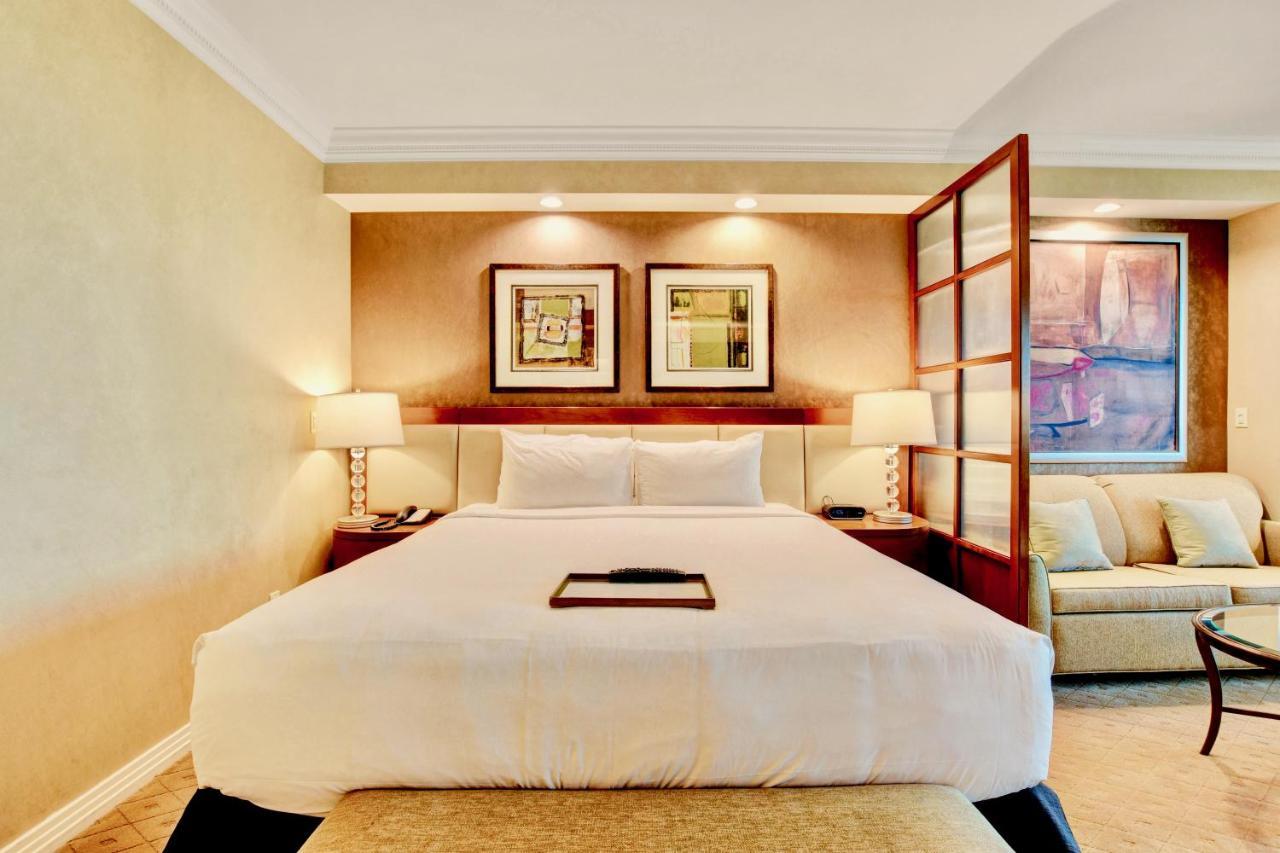 Apartamento Strip View Balcony Suites - No Fee ! *