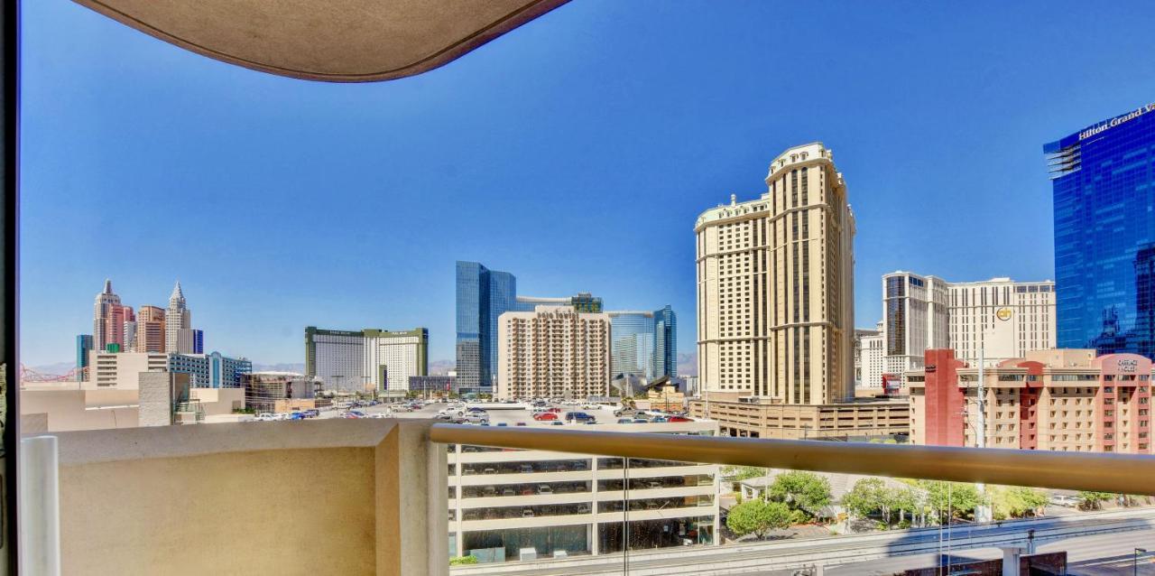 Strip View Balcony Suites - No Fee ! Apartamento