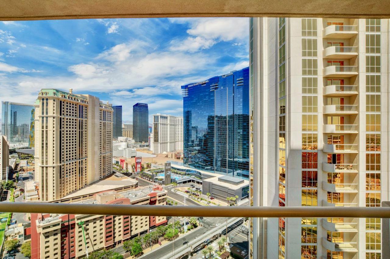 Apartamento Strip View Balcony Suites - No Fee ! *