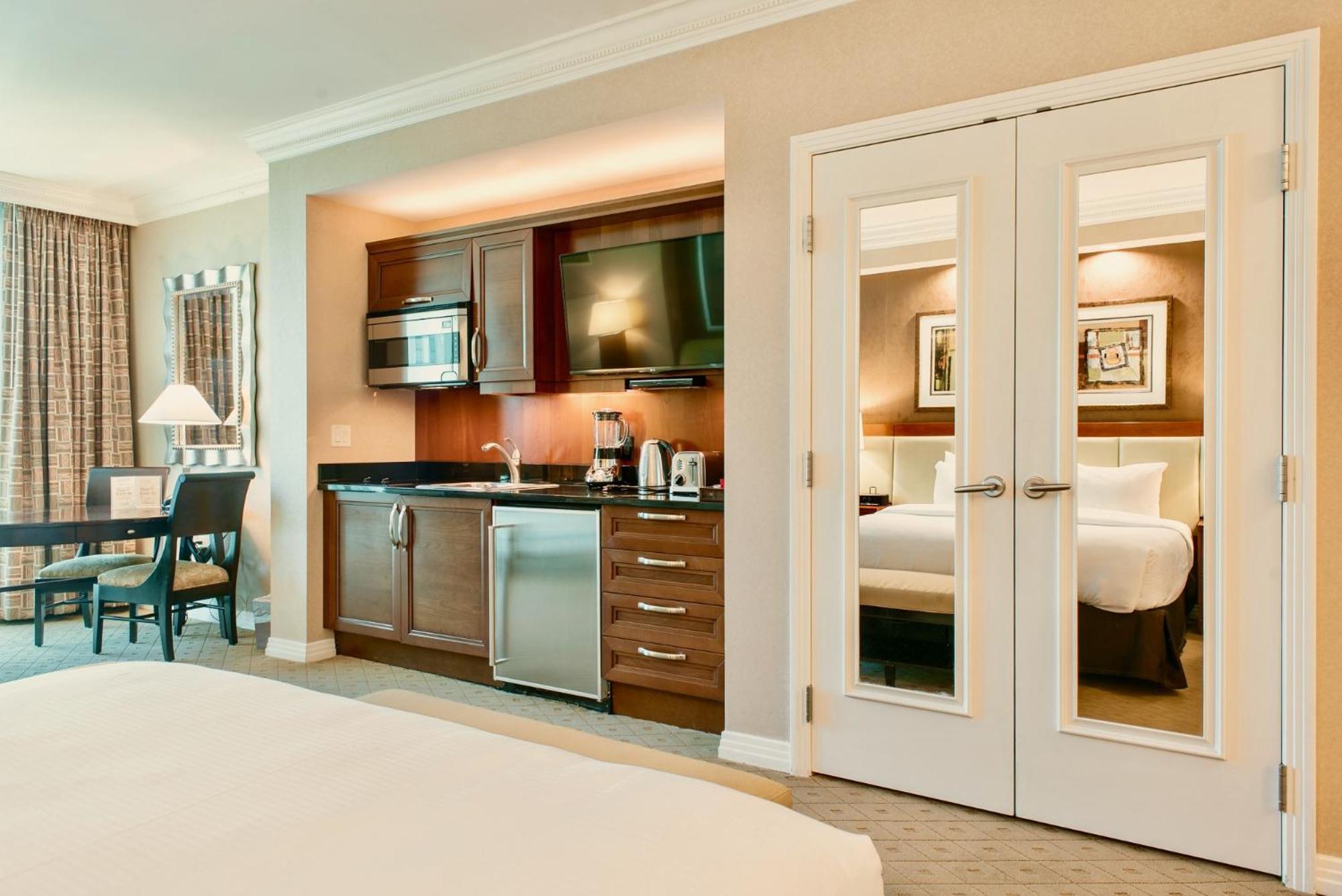 Apartamento Strip View Balcony Suites - No Fee !