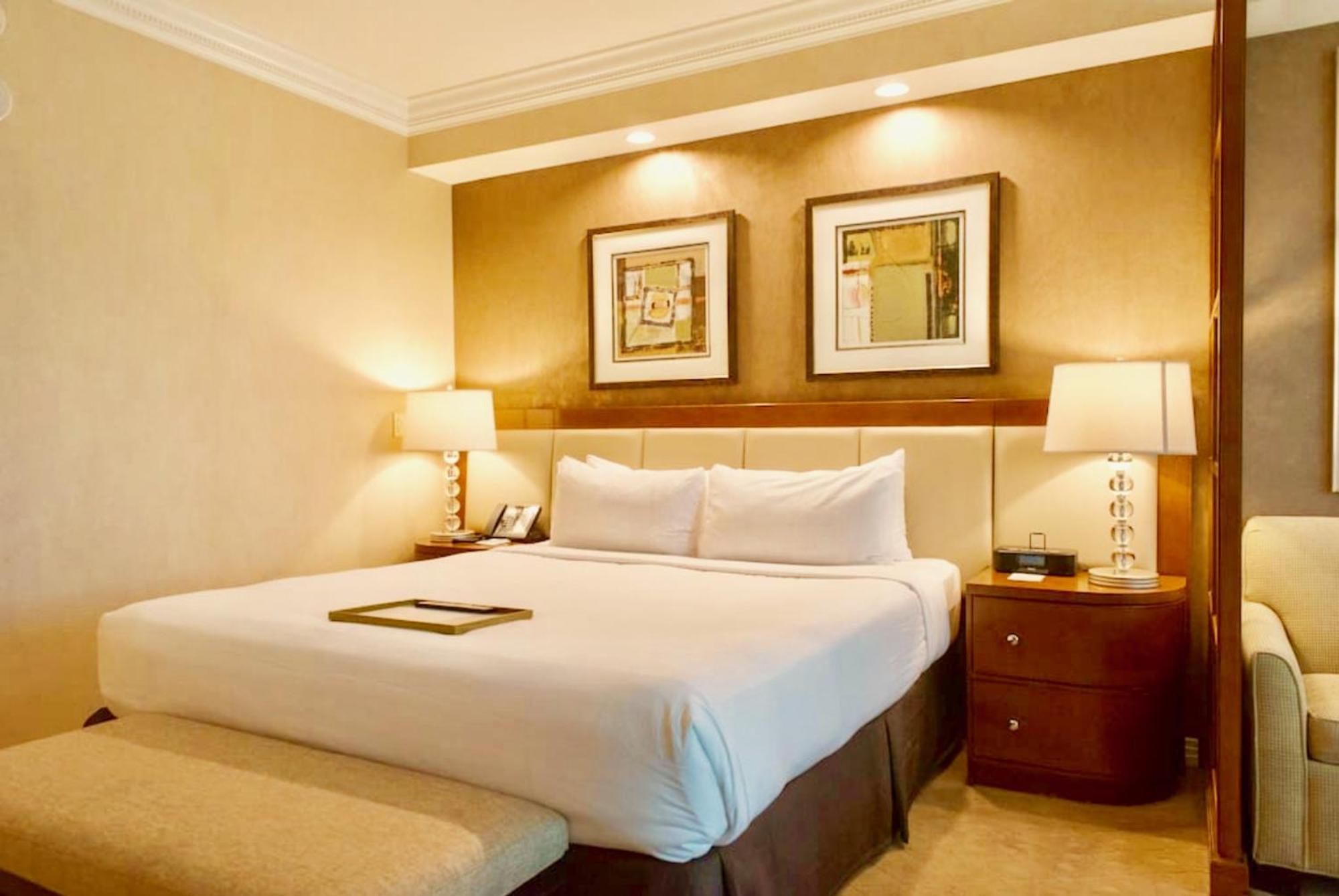 Strip View Balcony Suites - No Fee ! Apartamento