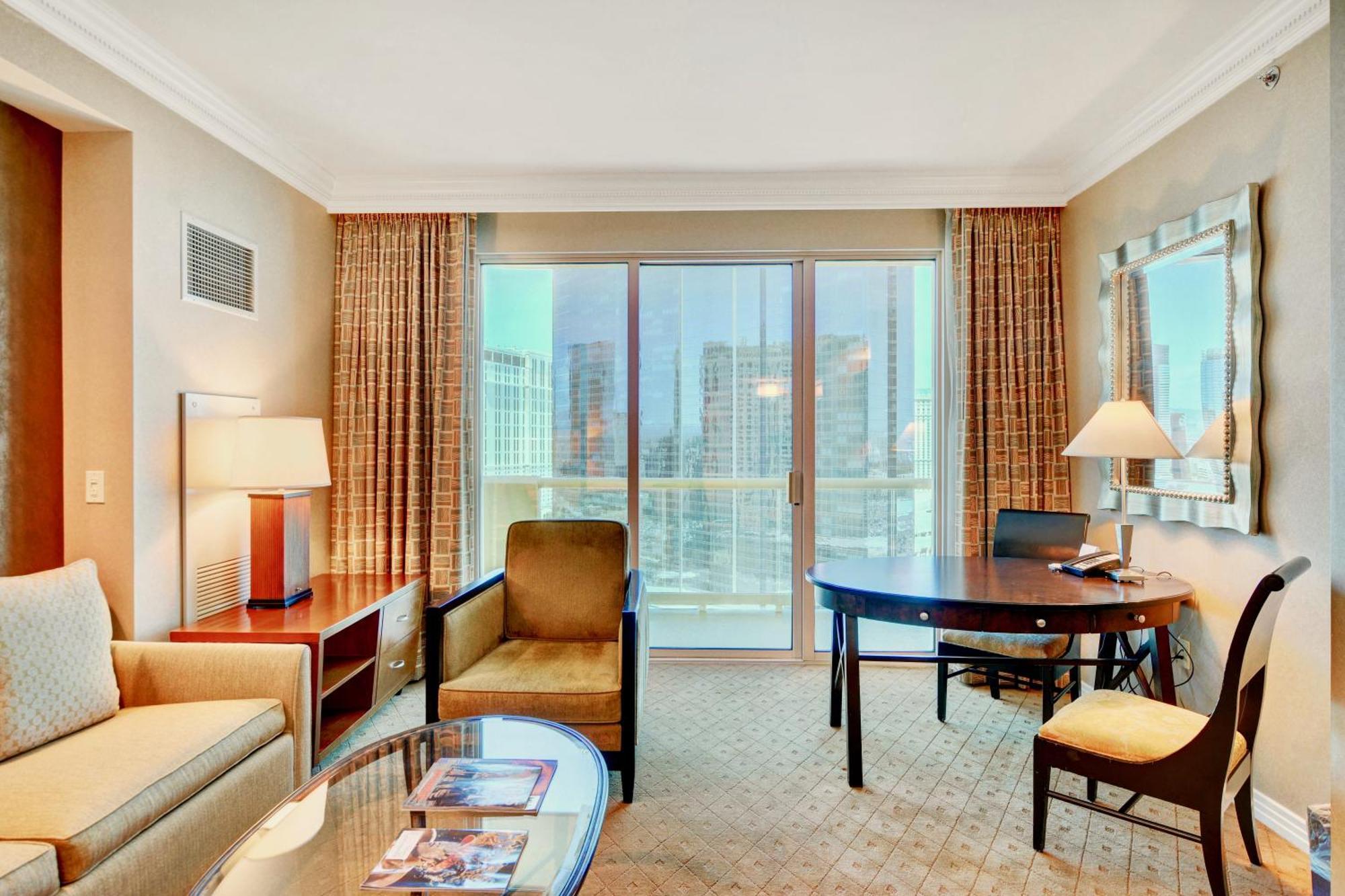 Apartamento Strip View Balcony Suites - No Fee ! *